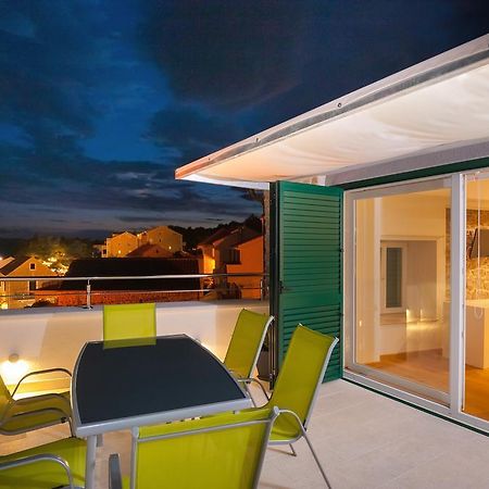 Villa Majestic With Heated Pool And Rooftop Terrace Bol Room photo