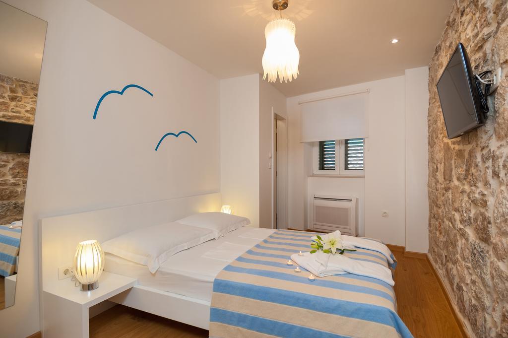Villa Majestic With Heated Pool And Rooftop Terrace Bol Room photo