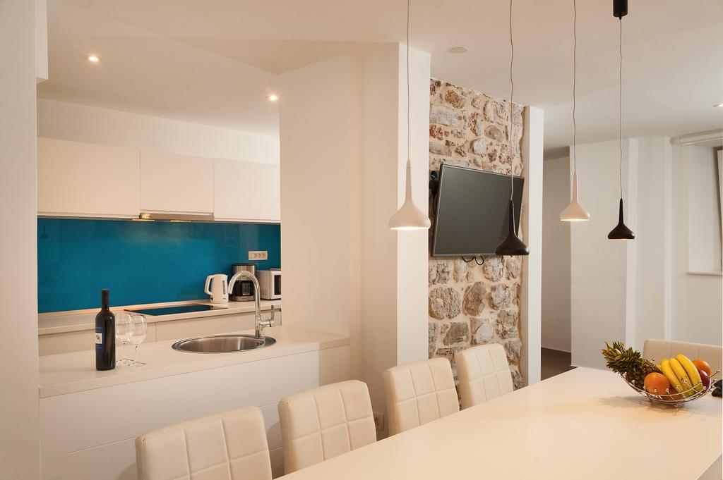 Villa Majestic With Heated Pool And Rooftop Terrace Bol Room photo