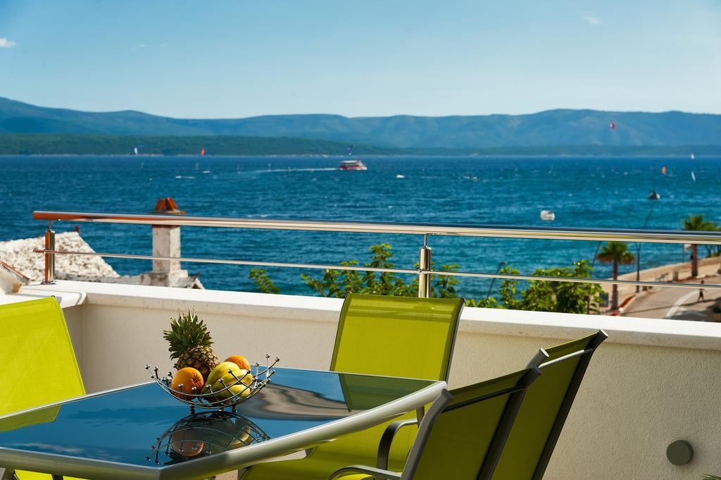 Villa Majestic With Heated Pool And Rooftop Terrace Bol Room photo