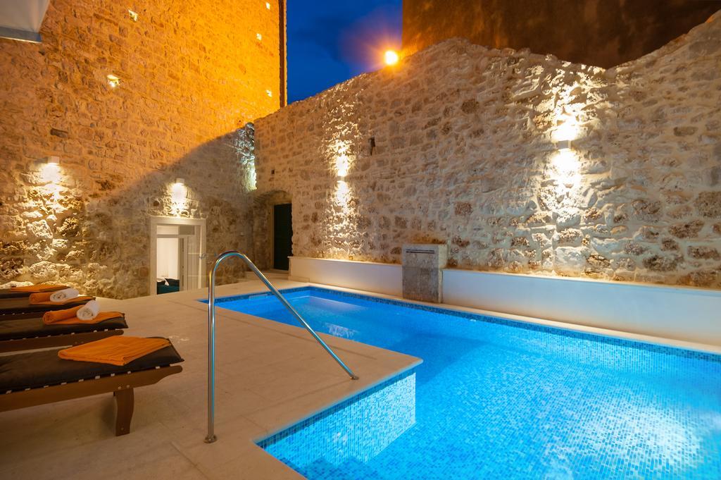 Villa Majestic With Heated Pool And Rooftop Terrace Bol Room photo